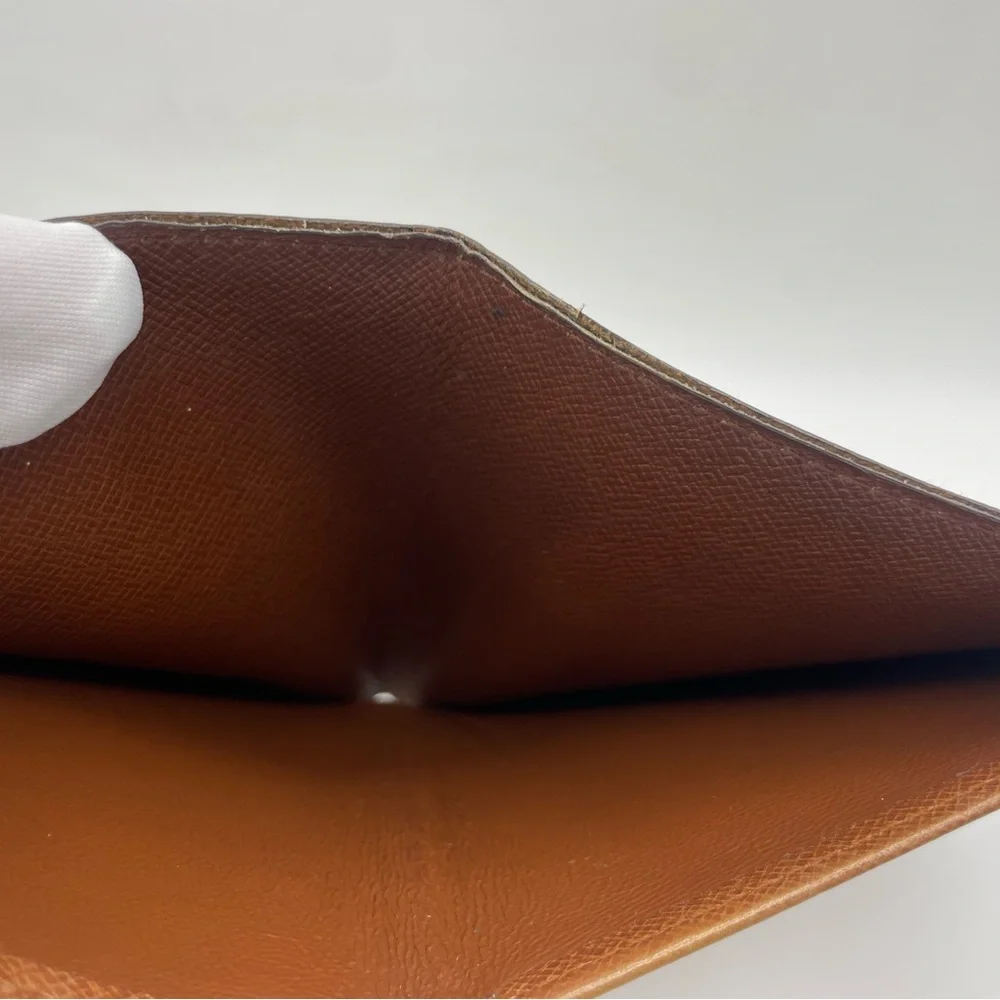 Louis Vuitton Monogram Men’s Wallet - Picture 7 of 9